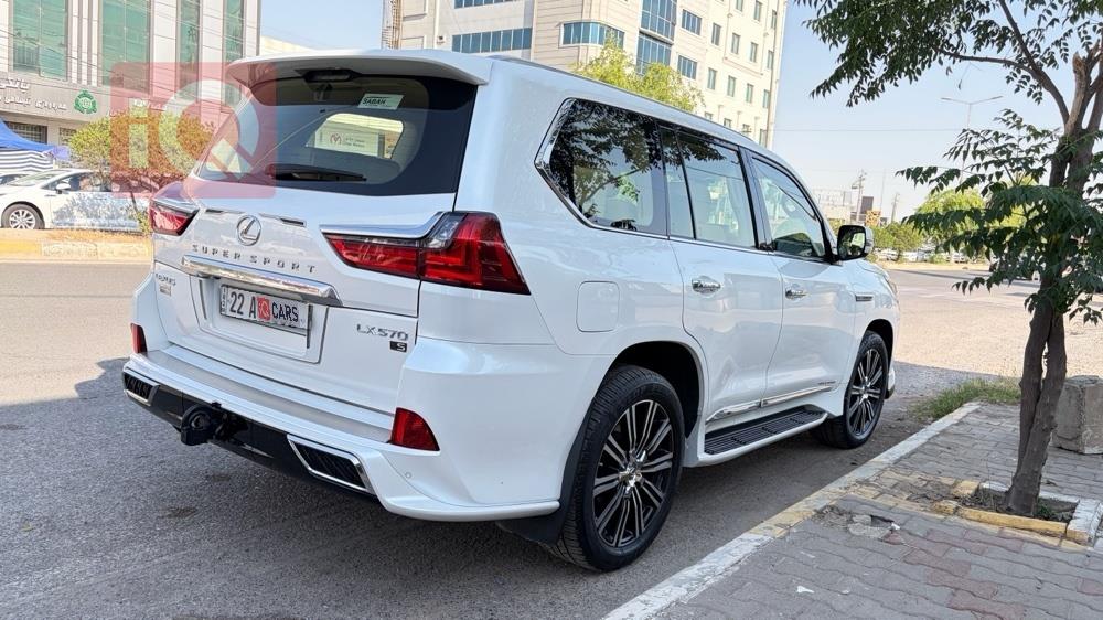 Lexus LX
